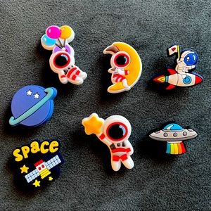 SPACE CROC CHARMS / JIBBITZ